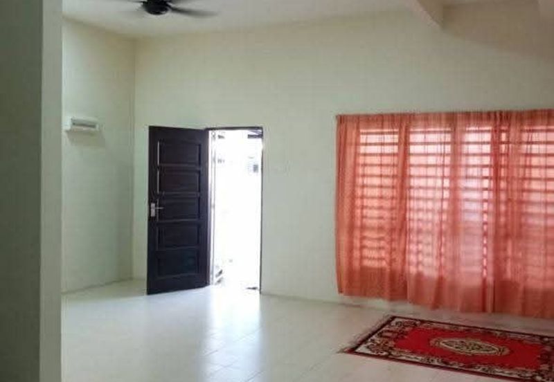 Ipoh meru suria renovated double storey house for rent