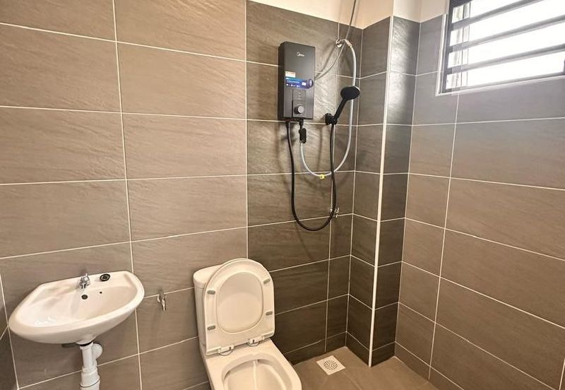 Ipoh klebang renovated partial furnished double storey house for rent