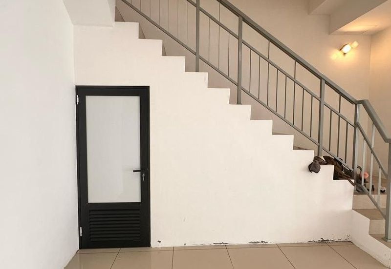 Ipoh klebang renovated partial furnished double storey house for rent