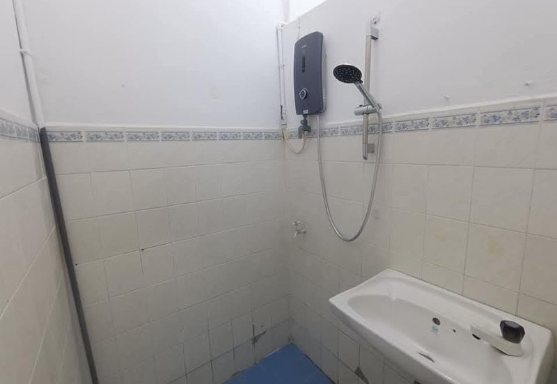 Ipoh gunung rapat renovated extended single storey house for sale