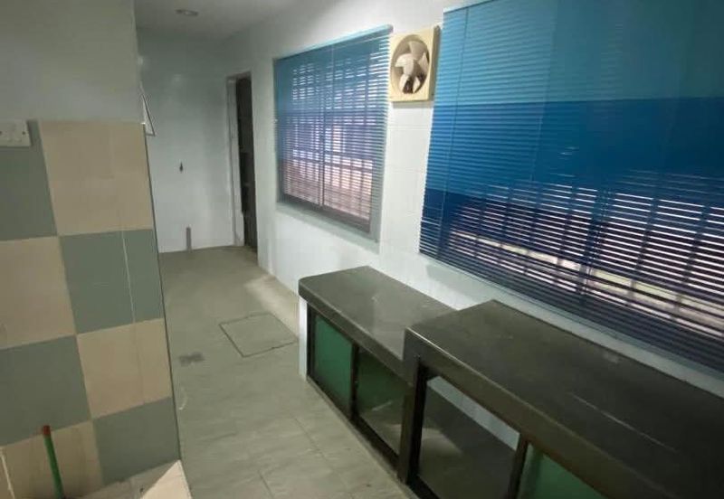 Ipoh bercham suria partial furnished double storey house for rent