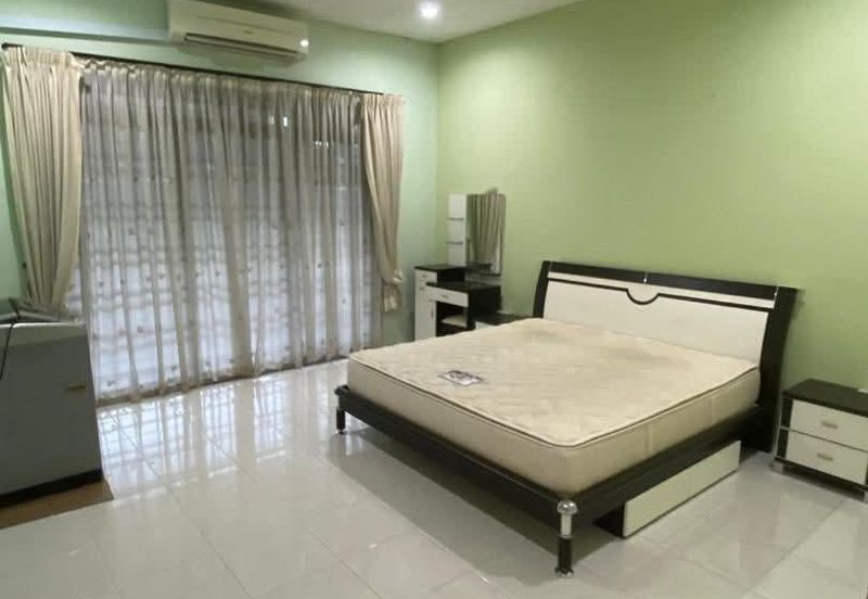 Ipoh bercham suria partial furnished double storey house for rent