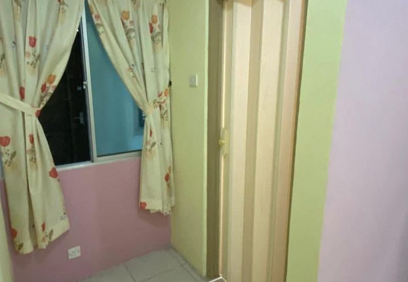 Ipoh bercham suria partial furnished double storey house for rent