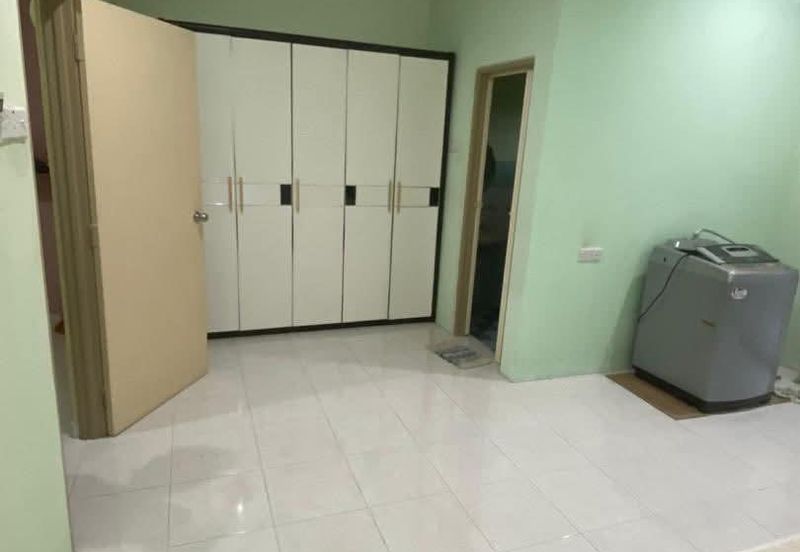 Ipoh bercham suria partial furnished double storey house for rent