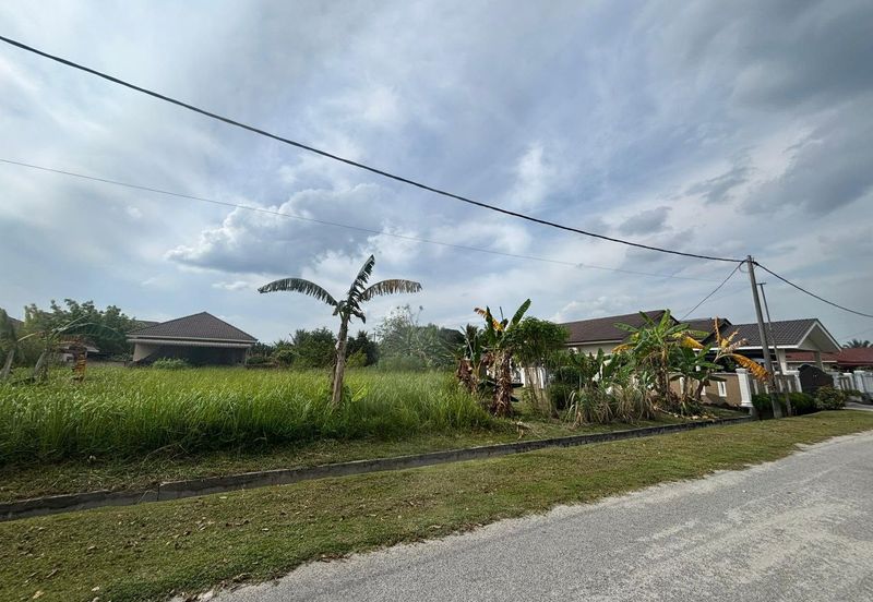 Perak batu gajah siputeh residential bungalow land 2 lots for sale