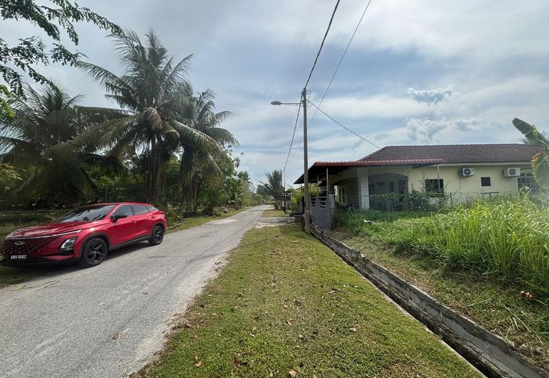 Perak batu gajah siputeh residential bungalow land 2 lots for sale
