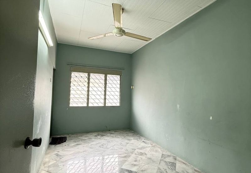 Ipoh gunung rapat renovated double storey house for rent
