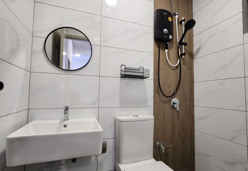 Piccadilly Service Residence @ Greentown