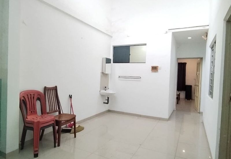 Ipoh garden partial furnished single storey house for rent