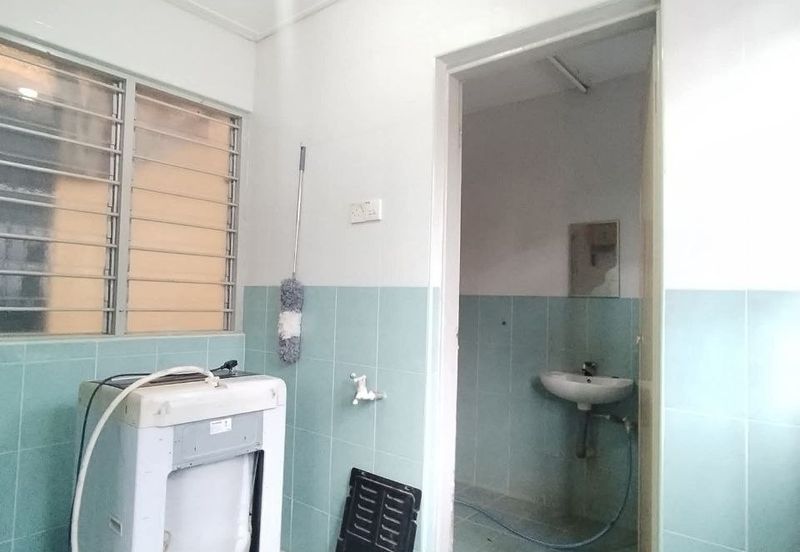 Ipoh garden partial furnished single storey house for rent
