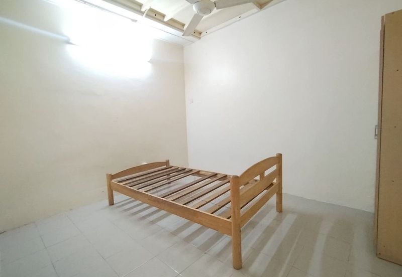 Ipoh garden partial furnished single storey house for rent