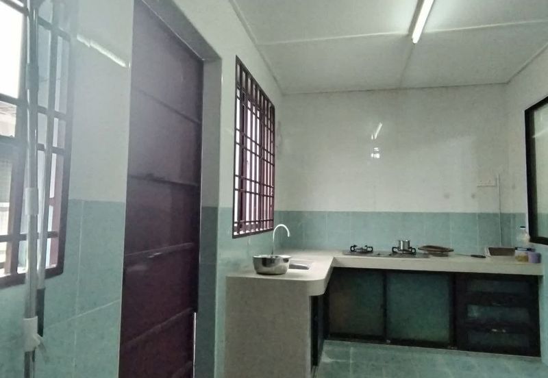 Ipoh garden partial furnished single storey house for rent