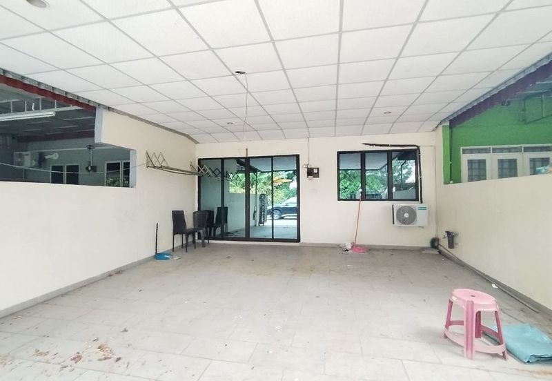 Ipoh garden partial furnished single storey house for rent