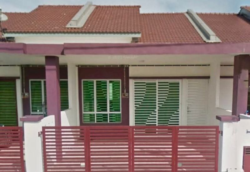 Ipoh klebang putra partial furnished facing field single storey house for rent