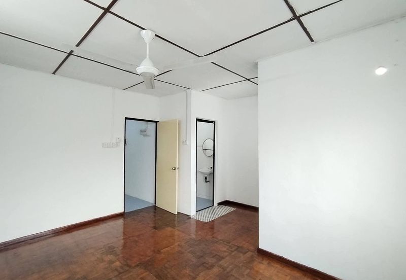 Ipoh bercham renovated extended double storey house for rent