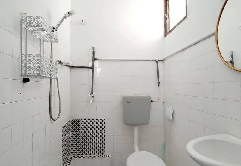 Ipoh bercham renovated extended double storey house for rent