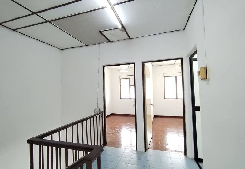 Ipoh bercham renovated extended double storey house for rent