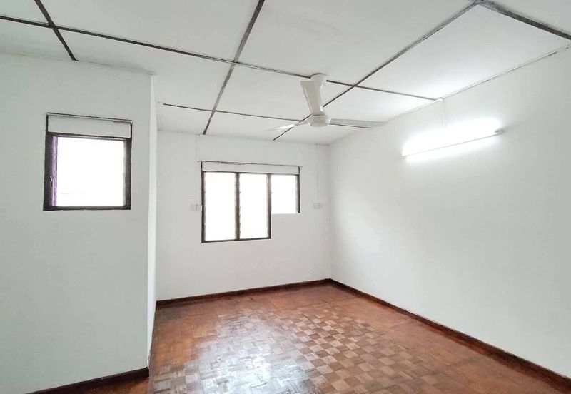 Ipoh bercham renovated extended double storey house for rent