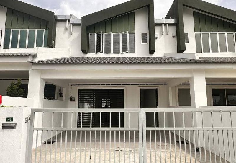 Ipoh klebang partial furnished renovated 2 storey house for rent