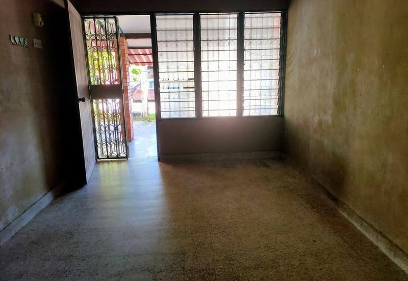 Ipoh silibin super long single storey house for sale