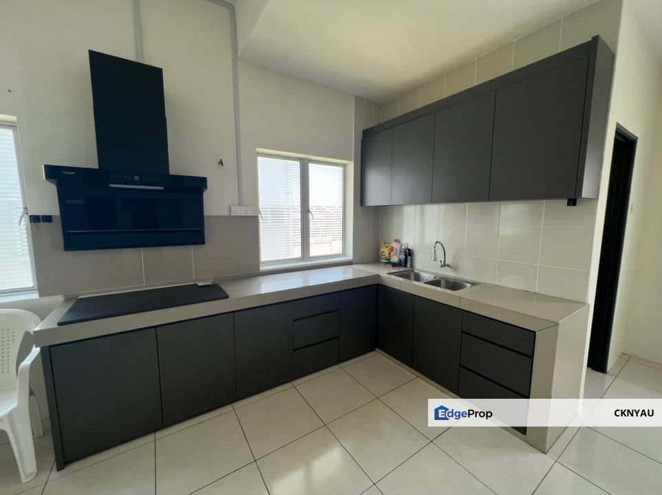 Ipoh botani gated guarded partial furnished upper unit townhouse for rent, Perak, Ipoh