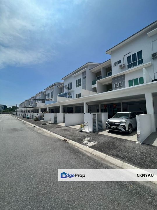 Ipoh botani gated guarded partial furnished upper unit townhouse for rent, Perak, Ipoh
