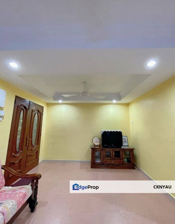 Ipoh gunung rapat strawberry partial furnished 2 storey house for rent