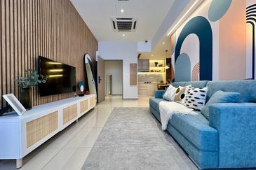 SEIRAS RESIDENCES, UTROPOLIS BATU KAWAN