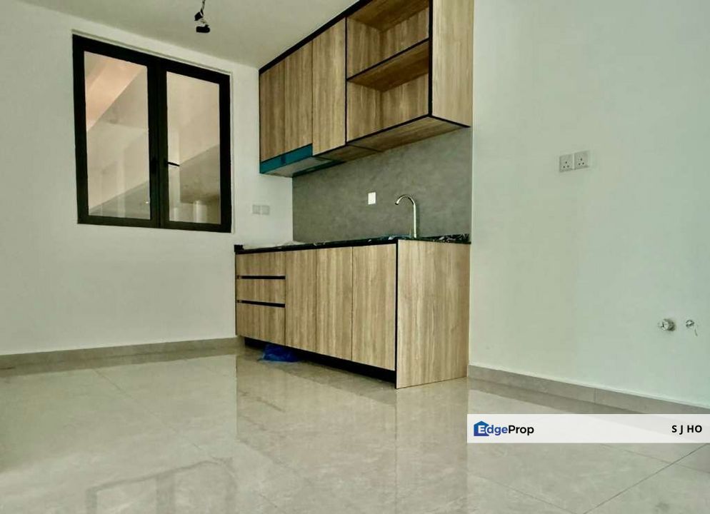 SAVANA @ UTROPOLIS Batu Kawan 4 Bedrooms Condo - NEWLY COMPLETED (CCC OBTAINED), Penang, Batu Kawan