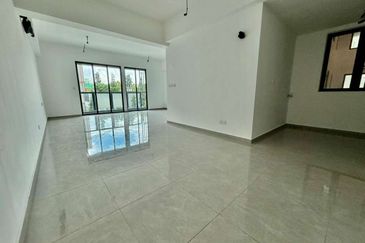 SAVANA @ UTROPOLIS BATU KAWAN - NEWLY COMPLETED PROPERTY - BKIP EMPLOYEE CORPORATE DEAL AVAILABLE!!