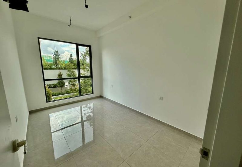 SAVANA @ UTROPOLIS BATU KAWAN - NEWLY COMPLETED PROPERTY - BKIP EMPLOYEE CORPORATE DEAL AVAILABLE!!