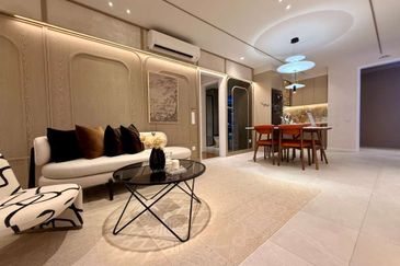 The LightHauz - Luxury Seafront Service Suites @ Penang Waterfront