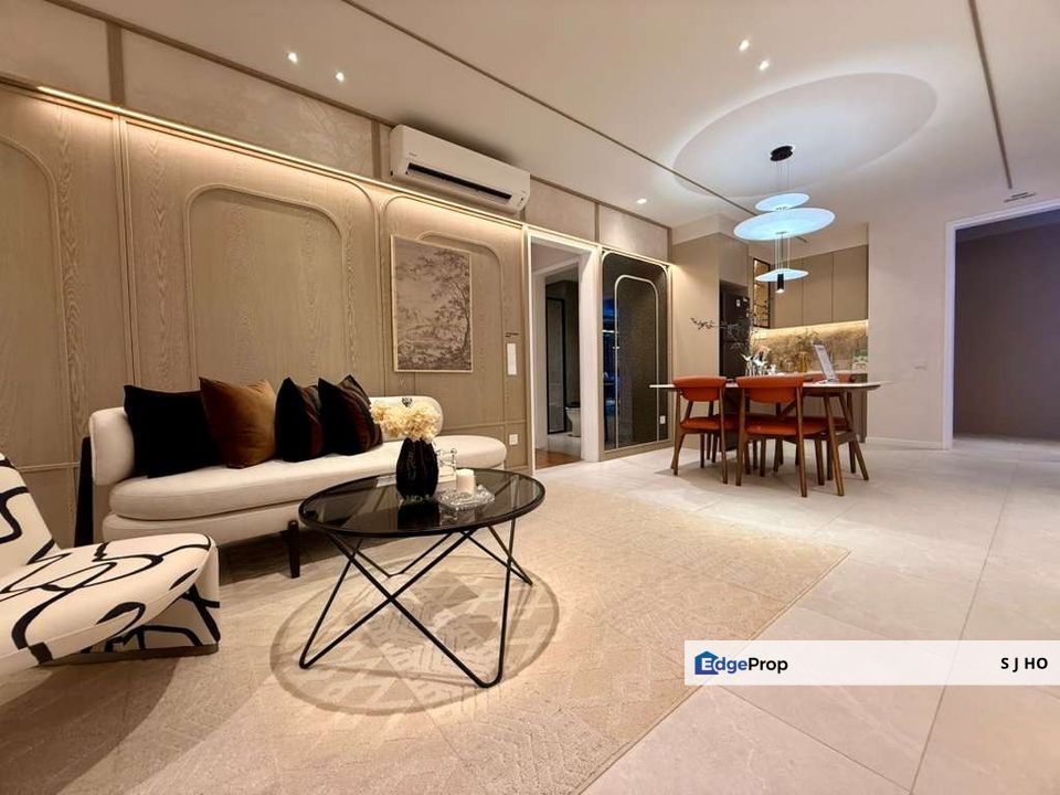 The LightHauz - Luxury Seafront Service Suites @ Penang Waterfront, Penang, Gelugor