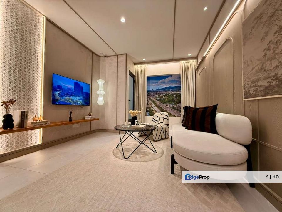 The LightHauz - Luxury Seafront Service Suites @ Penang Waterfront, Penang, Gelugor