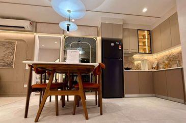 The LightHauz - Luxury Seafront Service Suites @ Penang Waterfront