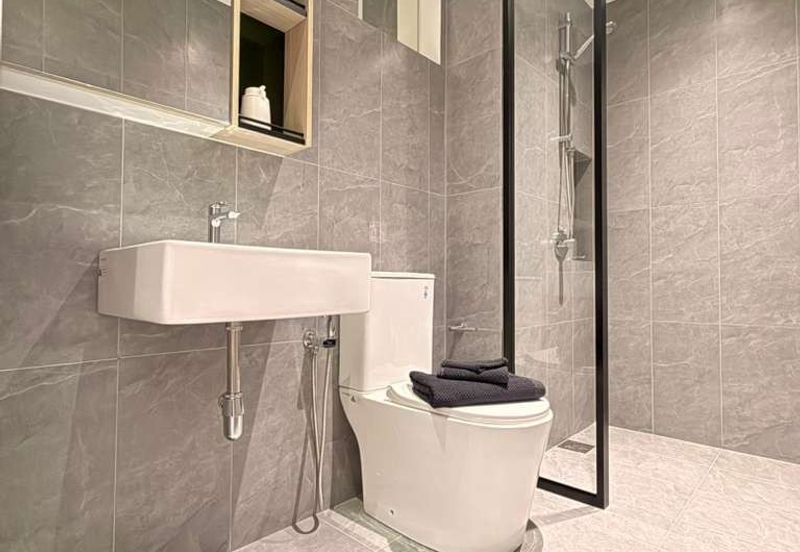 The LightHauz - Luxury Seafront Service Suites @ Penang Waterfront