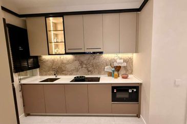 The LightHauz - Luxury Seafront Service Suites @ Penang Waterfront