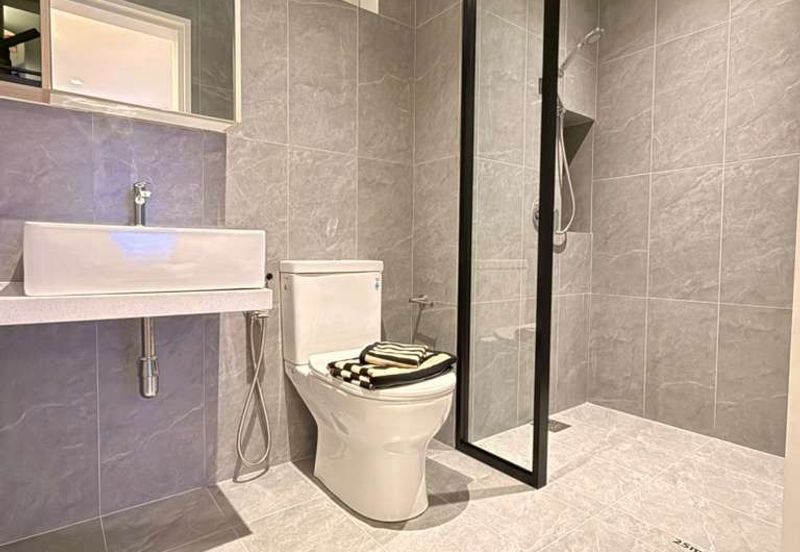 The LightHauz - Luxury Seafront Service Suites @ Penang Waterfront