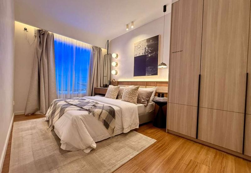 The LightHauz - Luxury Seafront Service Suites @ Penang Waterfront