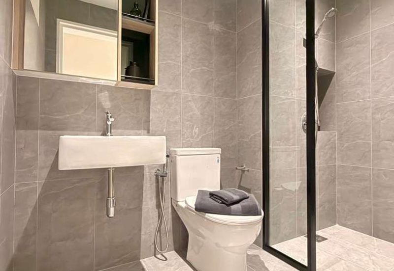 The LightHauz - Luxury Seafront Service Suites @ Penang Waterfront