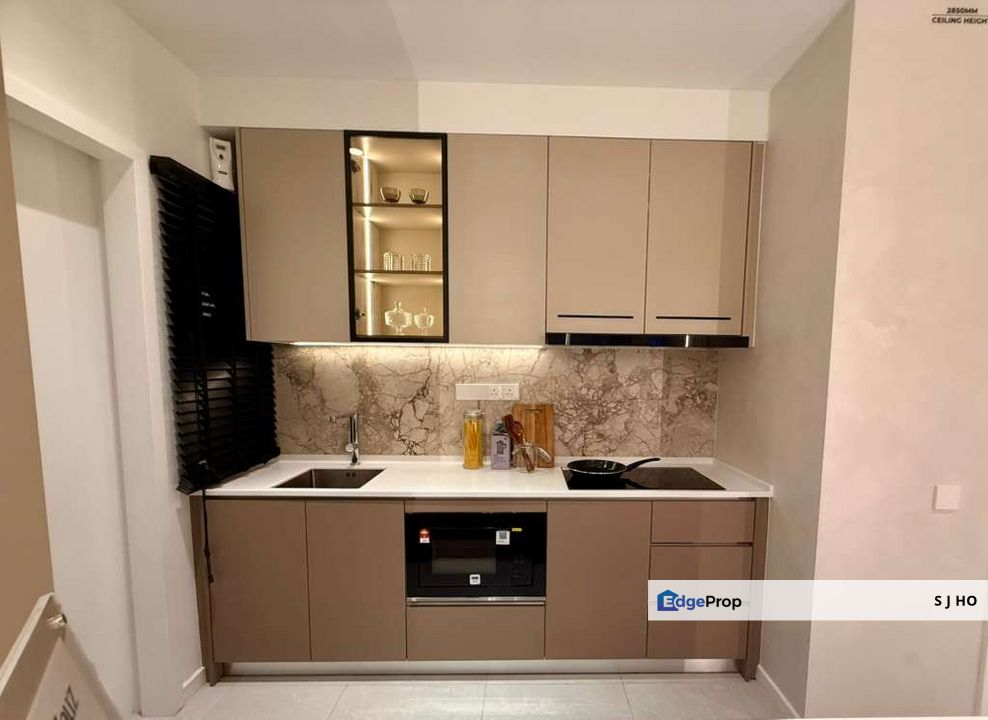 The LightHauz - Luxury Seafront Service Suites @ Penang Waterfront, Penang, Gelugor