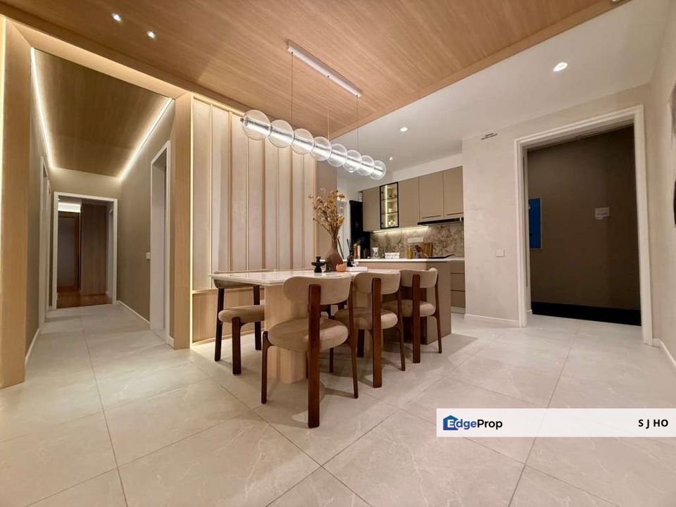 The LightHauz - Luxury Seafront Service Suites @ Penang Waterfront, Penang, Gelugor