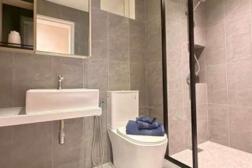 The LightHauz - Luxury Seafront Service Suites @ Penang Waterfront