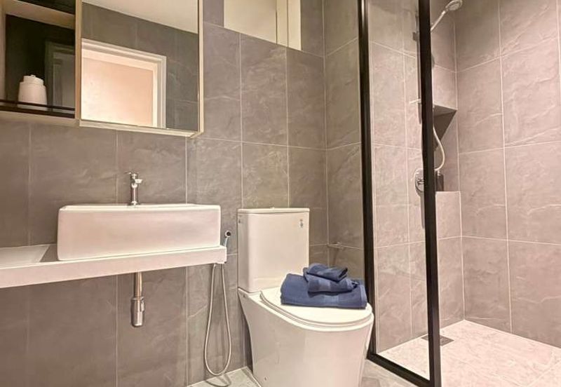 The LightHauz - Luxury Seafront Service Suites @ Penang Waterfront