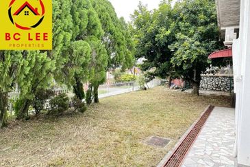 Single Storey Bungalow Mantin