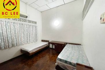 Single Storey Bungalow Mantin