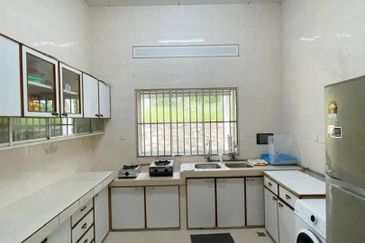 Single Storey Bungalow Mantin