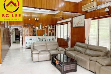 Single Storey Bungalow Mantin