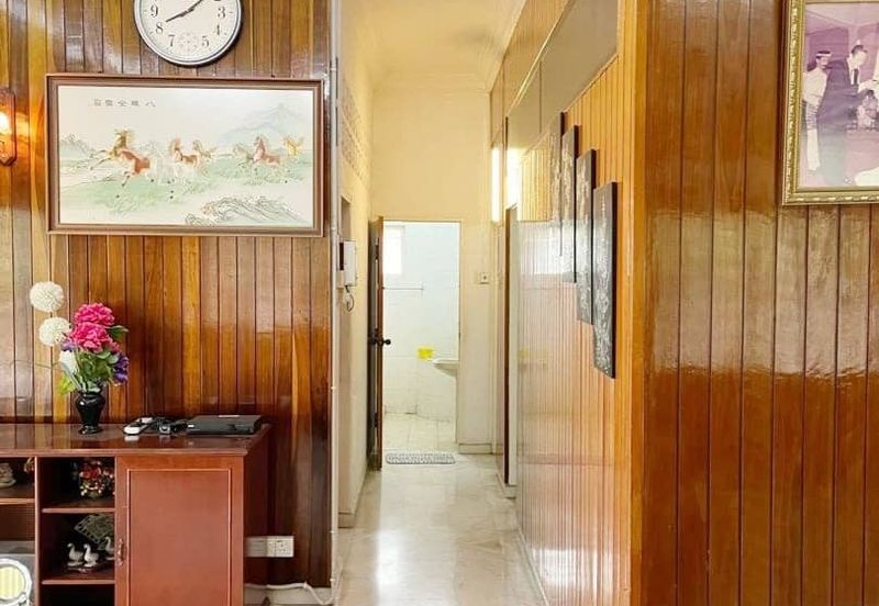 Single Storey Bungalow Mantin