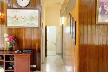 Single Storey Bungalow Mantin